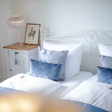 Das Kleine Hotel Iphofen, Fruehstueckszauber, No Waste, Nachhaltig, Nahe Aller Weingueter, Knauf Gips Kg Und Connekt, Kleines Secret Mit Garten & Terrassen, Tv Mirrorring, 55" Tv, Fine Dining, Hunde Willkommen 外观 照片