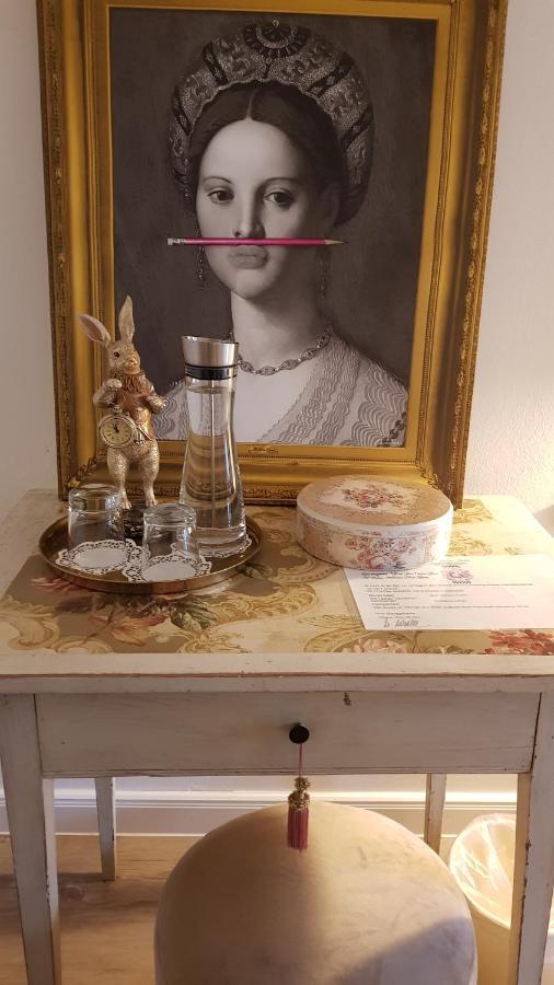 Das Kleine Hotel Iphofen, Fruehstueckszauber, No Waste, Nachhaltig, Nahe Aller Weingueter, Knauf Gips Kg Und Connekt, Kleines Secret Mit Garten & Terrassen, Tv Mirrorring, 55" Tv, Fine Dining, Hunde Willkommen 外观 照片