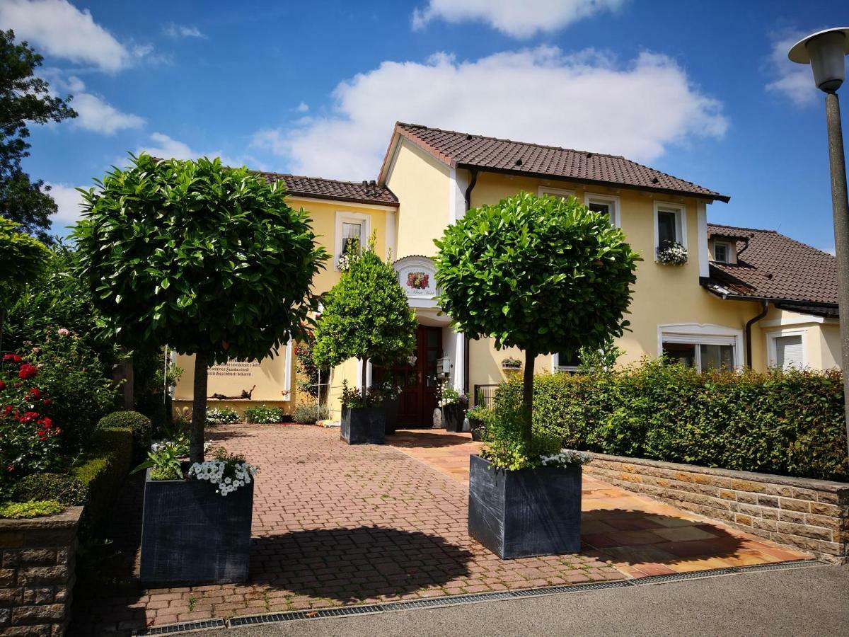 Das Kleine Hotel Iphofen, Fruehstueckszauber, No Waste, Nachhaltig, Nahe Aller Weingueter, Knauf Gips Kg Und Connekt, Kleines Secret Mit Garten & Terrassen, Tv Mirrorring, 55" Tv, Fine Dining, Hunde Willkommen 外观 照片